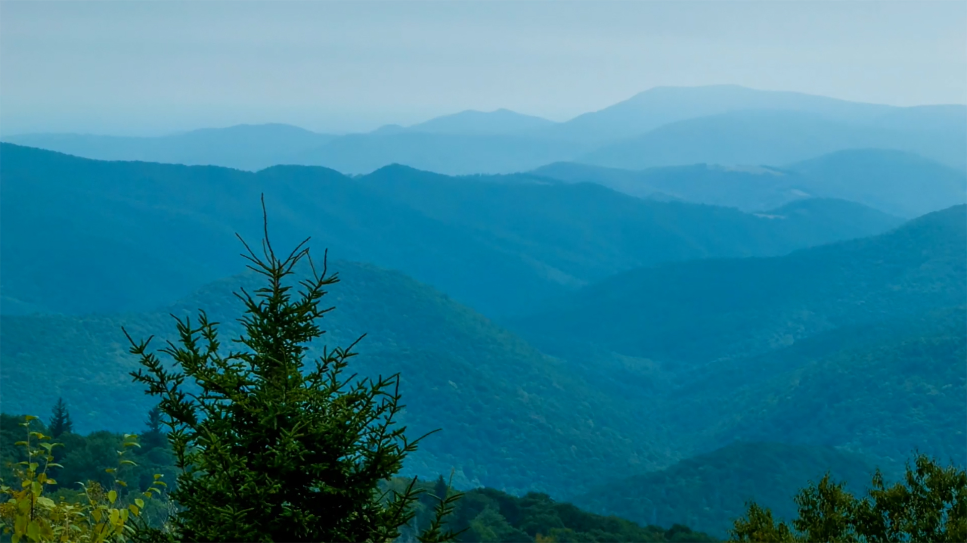 photo of blue ridge mountains